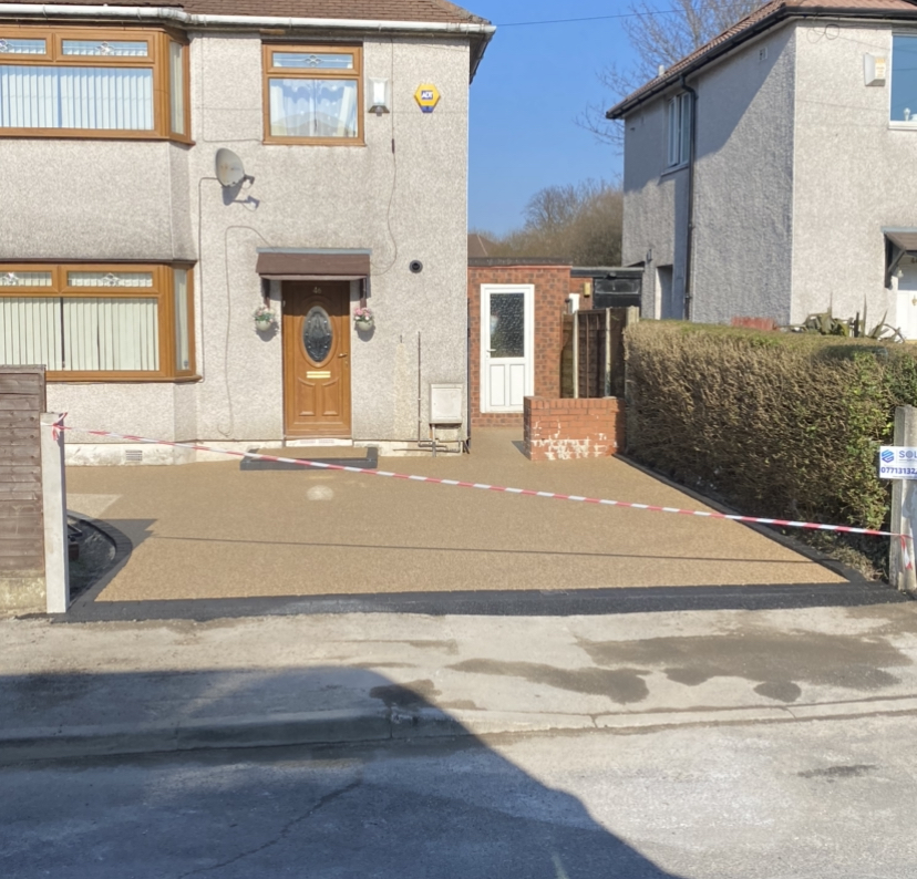 Finished 40m² Aurora resin-bound driveway in Ashton-under-Lyne