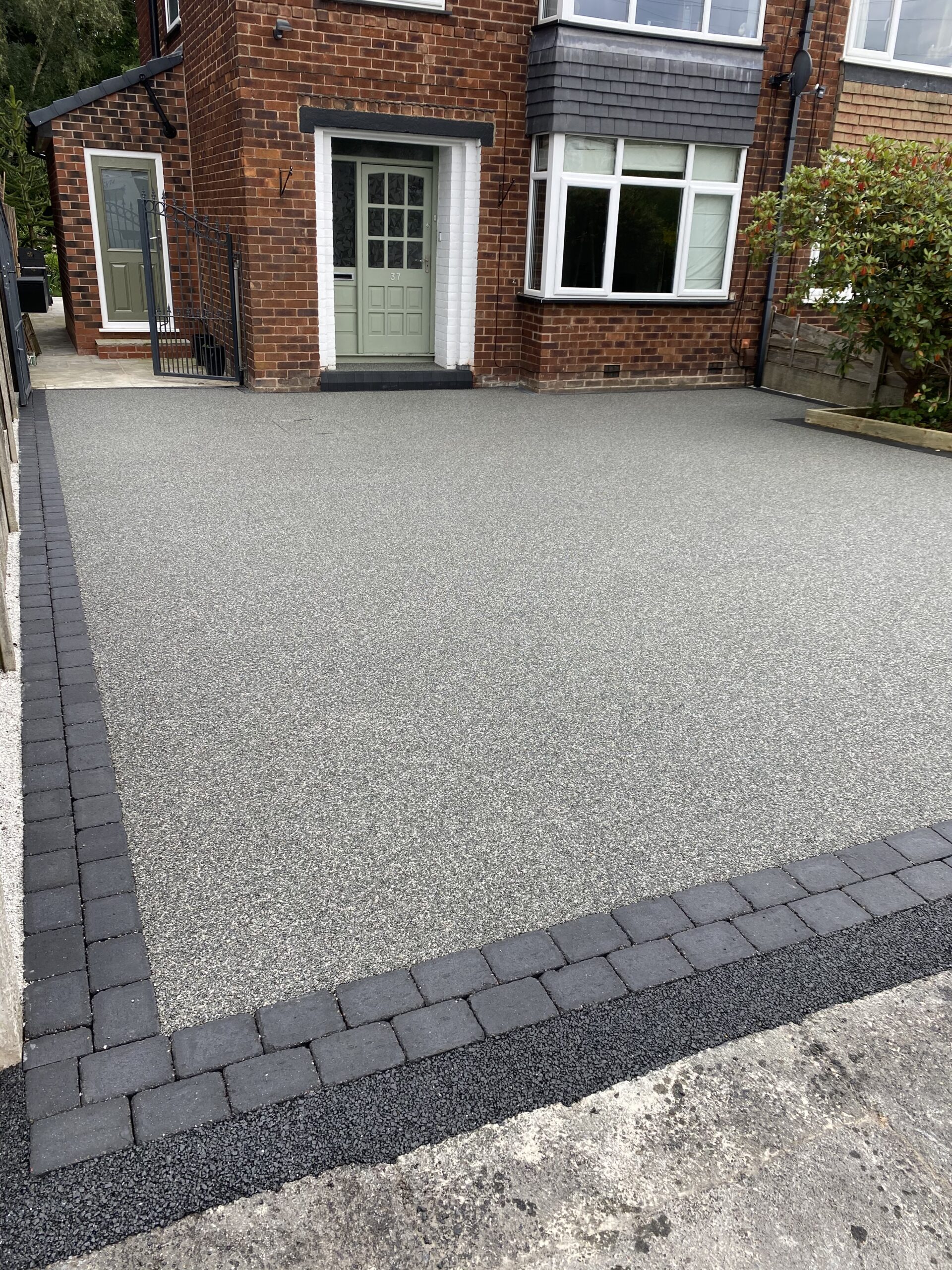 Hazel Grove Slate Grey resin driveway project by Solid Ground