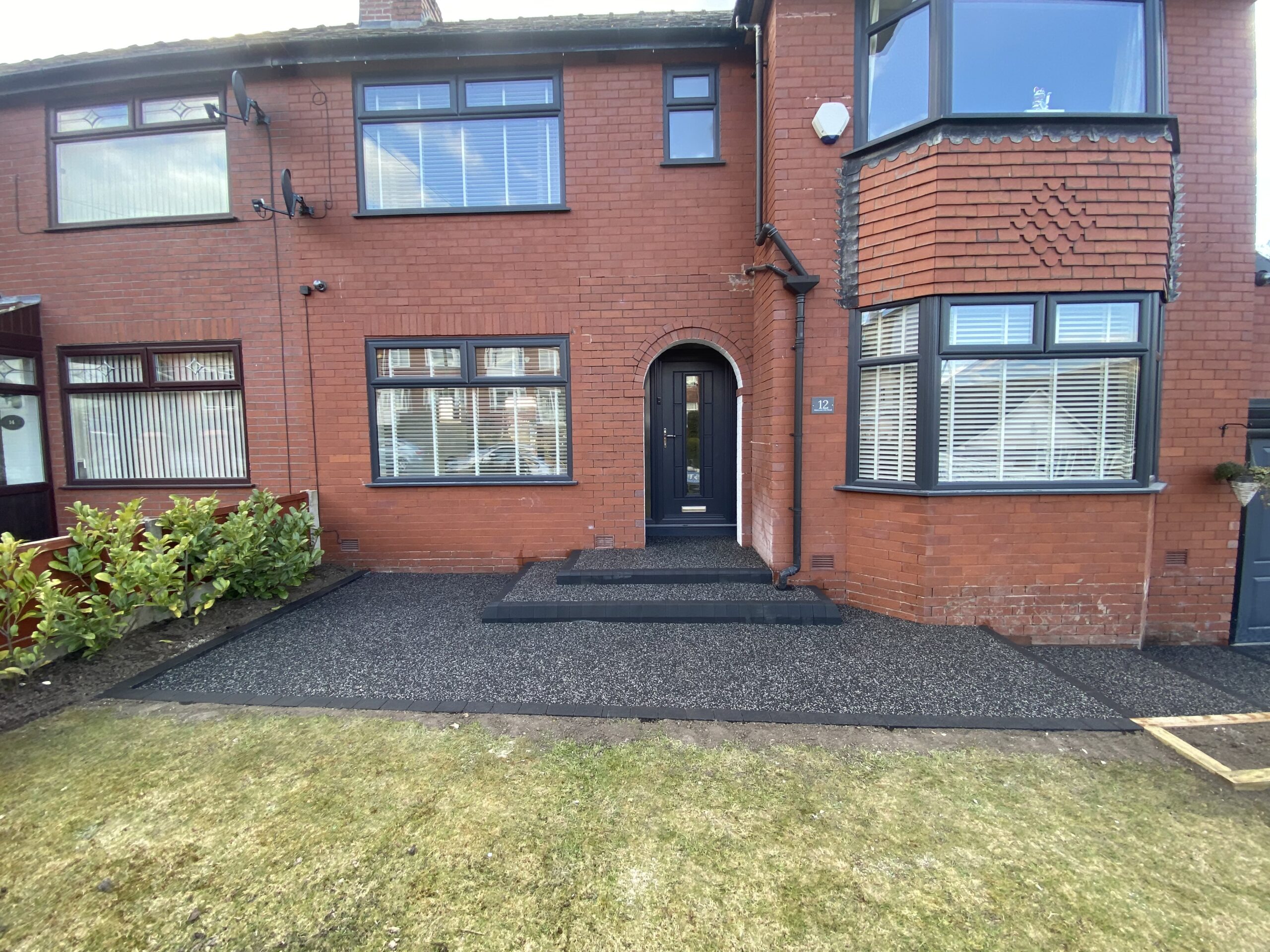 Finished Eclipse resin driveway and front entrance in Stalybridge by Solid Ground